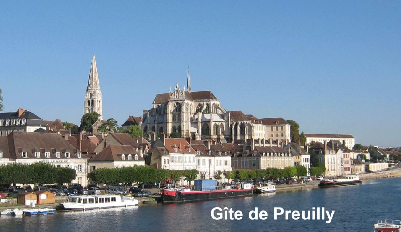 Gite De Preuilly Auxerre Bagian luar foto